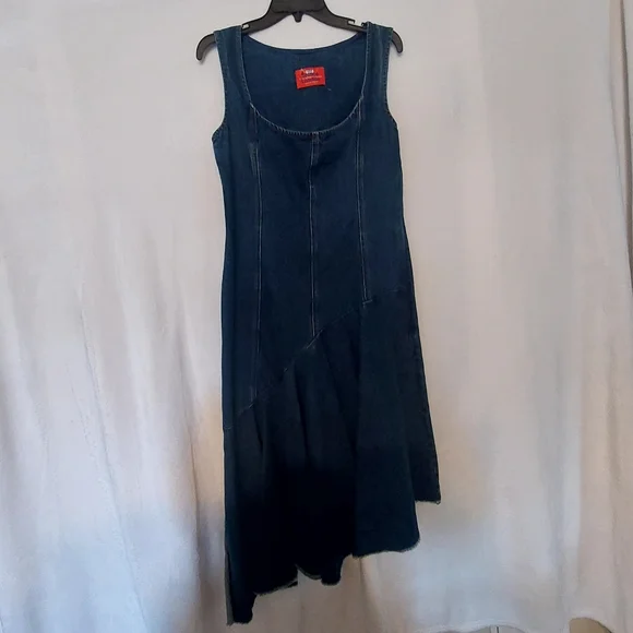 Solace London Midi Dress - Picture 4 of 5